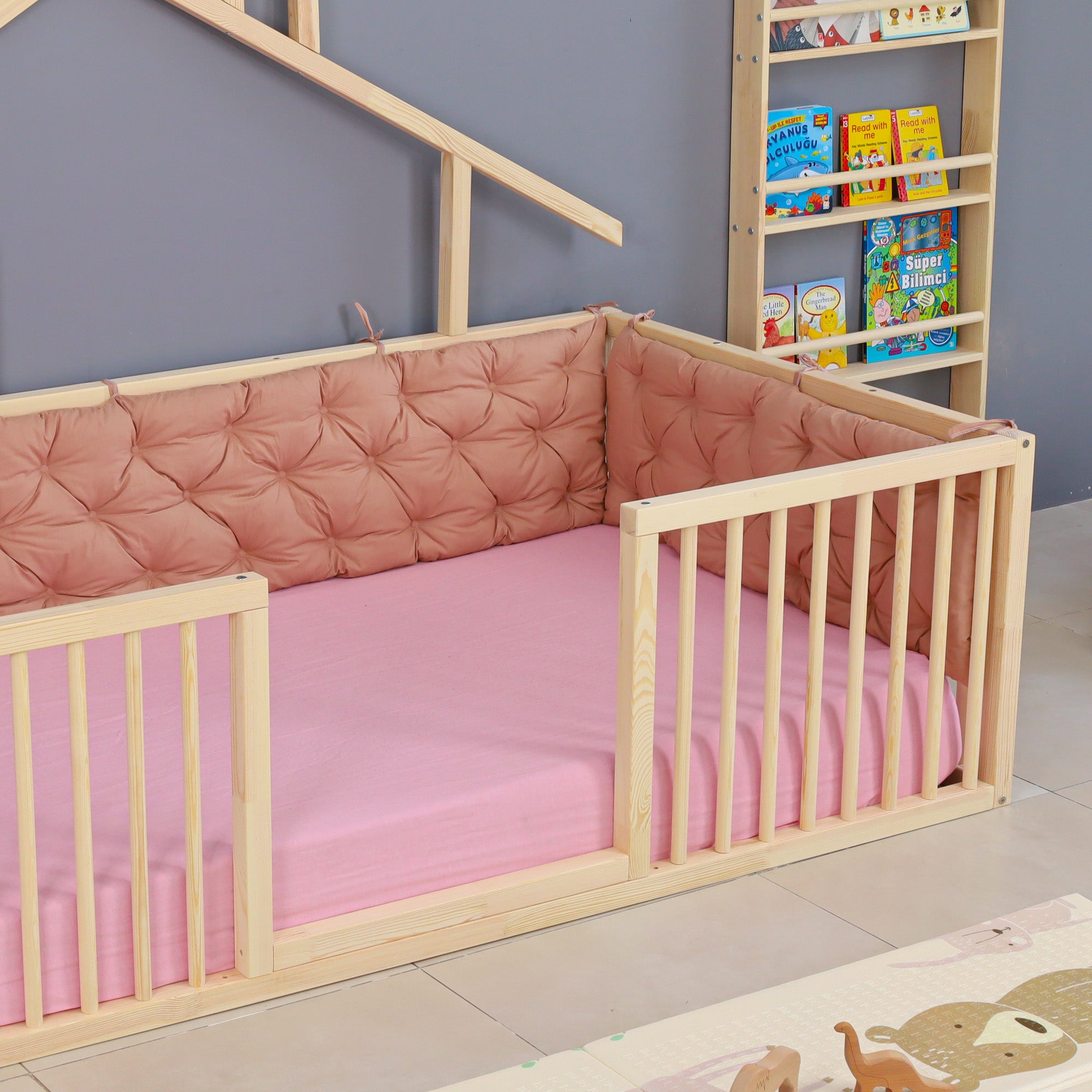 Idun - Montessori Playhouse Floor Bed with Cylindrical Railings